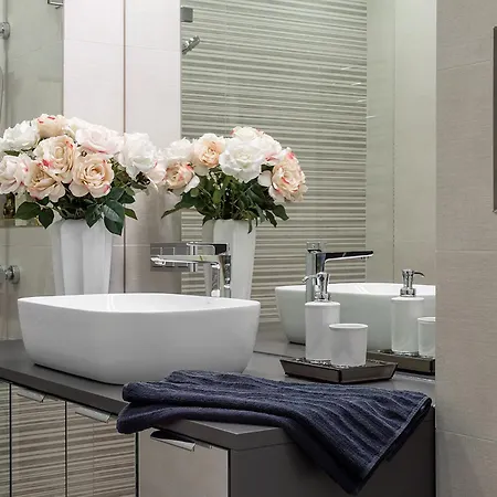 Central Apartment *
